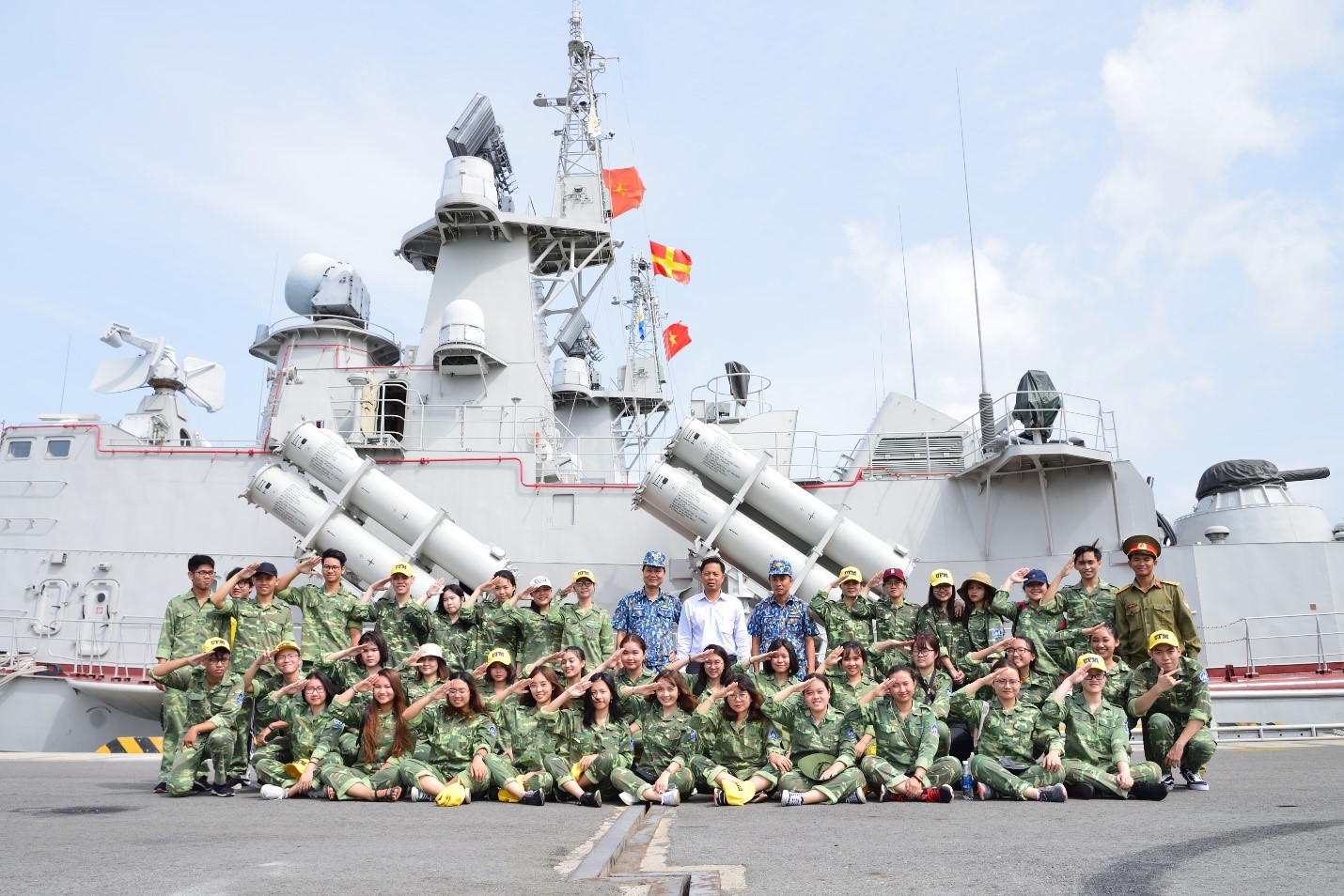 Sinh viên UFM học tập, thực tế tại Lữ đoàn 167, Bộ Tư lệnh Vùng 2 Hải quân